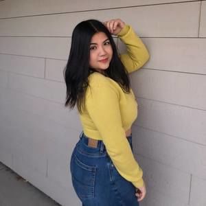 Meet your Posher, Alejandra